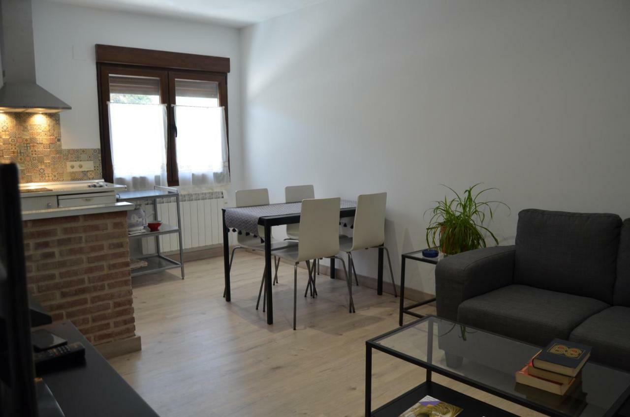 Apartamento Almanzor Hoyos del Espino Exterior photo